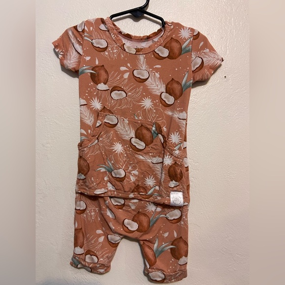 Ready Set Romper BAMBOO MATERIAL Coconut Print size 6-12month, gently used - Picture 1 of 5